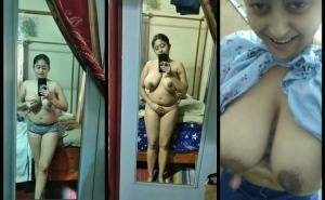 Horny Desi Girl Record her Nude Selfie