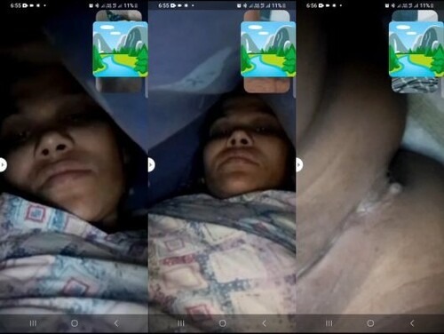 Desi Bhabhi Shows Pussy On VC