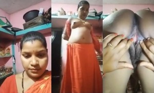 Horny Desi Bhabhi Shows Nude Body