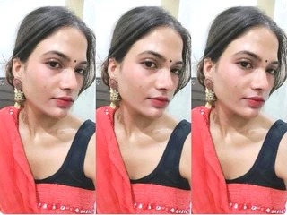 Horny Slim Indian Wife Shows Nude Body