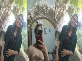 Sexy Mallu Gf Showing Boobs