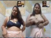 Sexy Cheating Bhabhi Showing her Big Boob to Lover On Video Call