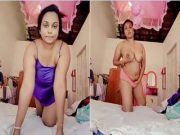 Horny lankan Bhabhi Showing Her Boobs