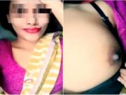 Sexy Desi Girl Showing Her Boobs