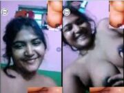 Cute Desi Girl Showing her Boobs