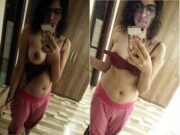 Sexy Desi Girl Record Her Nude Selfie