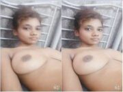 Desi Girl Showing Her Boobs