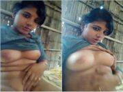 Sexy Desi Girl Showing Her Boobs and Pussy