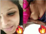 Sexy Tamil Bhabhi Showing Her Boobs