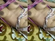 Desi bhabhi Boobs and Pussy Video Record by hubby