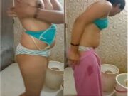 Desi Bhabhi Strip her Cloths and Ready for Bathing Part 2