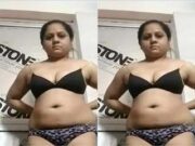 Sexy BBW Desi Girl Showing her Boobs and Pussy Part 2