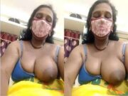 Desi Bhabhi Showing Her Boobs