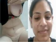 Sexy Desi Girl Showing Her Boobs and Pussy