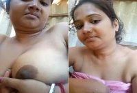 Today Exclusive- Sexy Bhabhi Showing Her Boobs