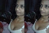 Today Exclusive- Desi Boudi Boobs Sucking and Handjob