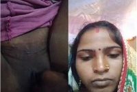 Today Exclusive – Bhabhi Shows Pussy