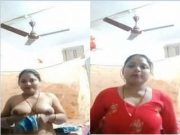 Today Exclusive – Desi Bhabhi Shows Her Boobs