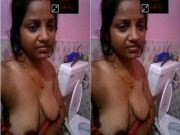 Today Exclusive –Desi Bhabhi Shows her boob sand Pussy on Video Call Part 4