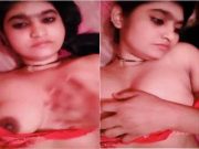 Desixnxx2 – Horny Indian girl Shows her Boobs