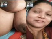 Today Exclusive – Desi Bhabhi Shows Her Boobs