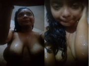 Today Exclusive –Desi Girl Bathing