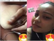 Today Exclusive – Cute Desi girl Shows her Boobs