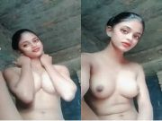 Today Exclusive –Hot Indian Village girl Record her Nude Video