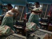 Today Exclusive – Desi Bhabhi Changing Cloths