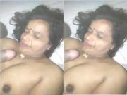 Today Exclusive –Desi Bhabhi give Blowjob