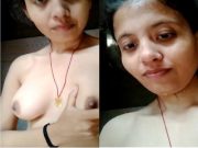 Cute Desi girl paly With her Boobs Part 1