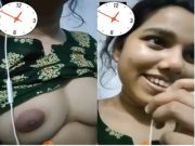 Cute Desi girl Shows her Boobs on Vc