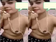 Today Exclusive- Cute Desi girl Shows her Boobs