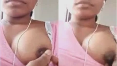 Today Exclusive- Desi Girl Shows her Boobs