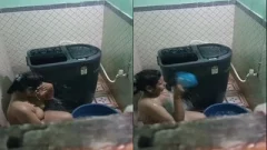 Today Exclusive- Desi Girl Bathing