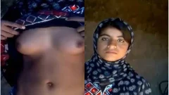 Today Exclusive-Paki Girl Shows Her Boobs