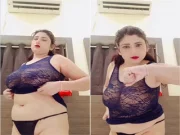 Today Exclusive- Horny Bhabhi Boobs Visible