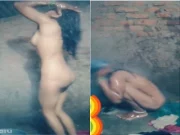 Today Exclusive- Desi girl Bathing