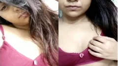 Desi Girl Shows Her Pussy