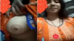 Paki Girl Shows Her Boobs