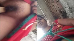 Today Exclusive-Desi Girl Shows her Pussy