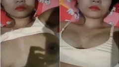 Today Exclusive-Desi Girl Showing Her Boobs and Pussy