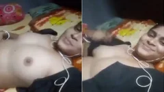 Sexy Bhabhi Shows Her Boobs and Pussy