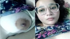 Paki Girl Shows her Boobs