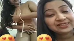 Sexy Bhabhi Shows Her Boobs and Pussy Part 2