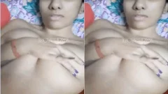 Desi Bhabhi Shows her Boobs