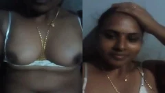 Bhabhi Shows Her Boobs and Pussy