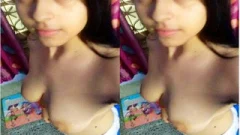 Cute Desi girl Shows Her Boobs part 1