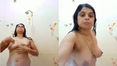 Sexy Mallu Aunty Shows Her Nude Body and Bathing Part 2