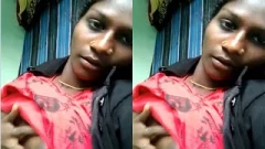 Desi Girl Shows her Boobs and Pussy